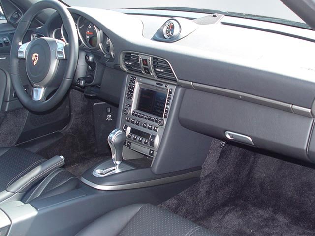 2007_porsche_911carrera4_interior_1