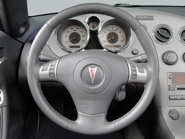 pontiac_solstice_instrument_panel