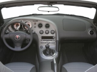 pontiac_solstice_interior_1
