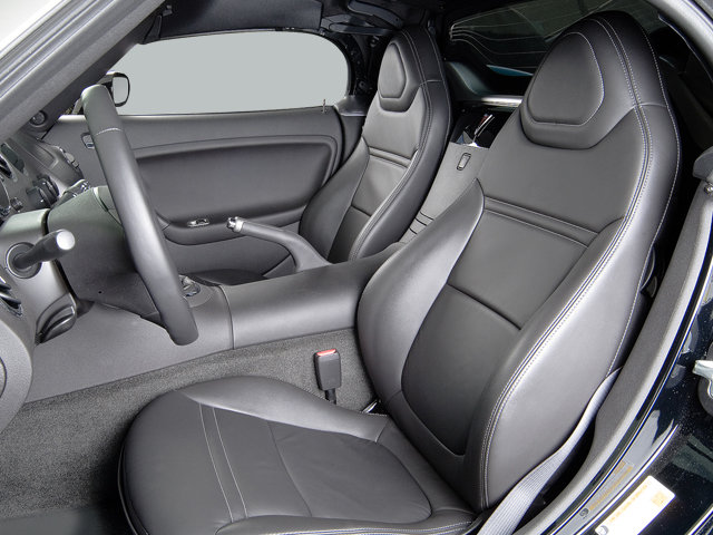 pontiac_solstice_interior_2
